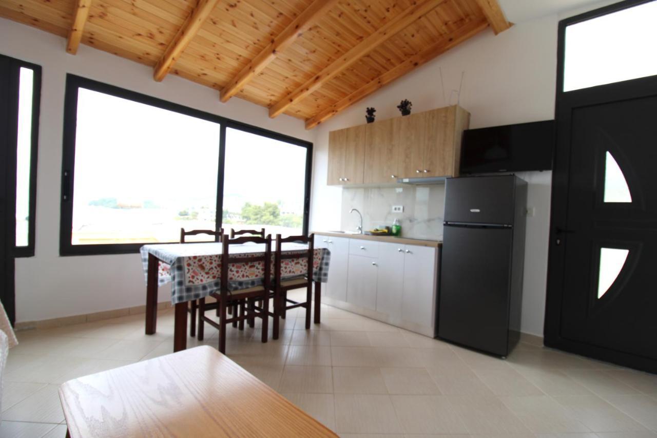 Vila Bilali Apartment คซามิล ภายนอก รูปภาพ
