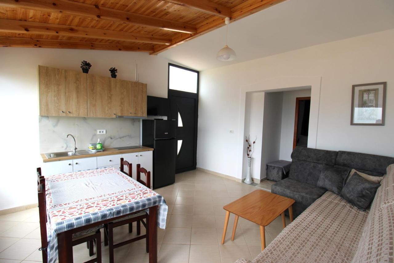 Vila Bilali Apartment คซามิล ภายนอก รูปภาพ